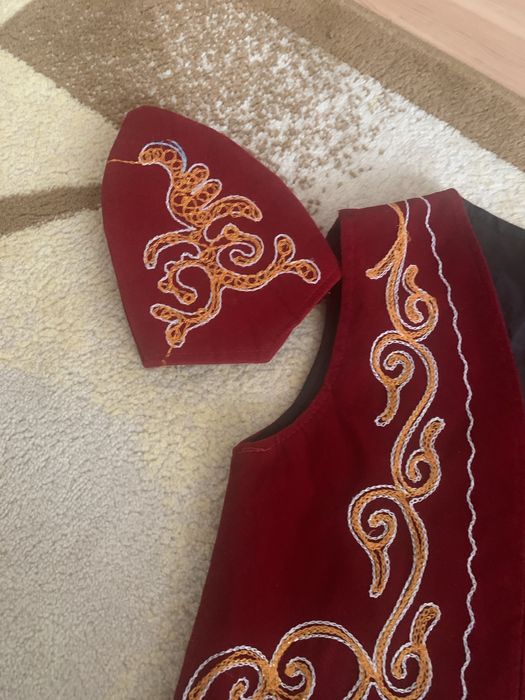 Продам жилетка для девочка