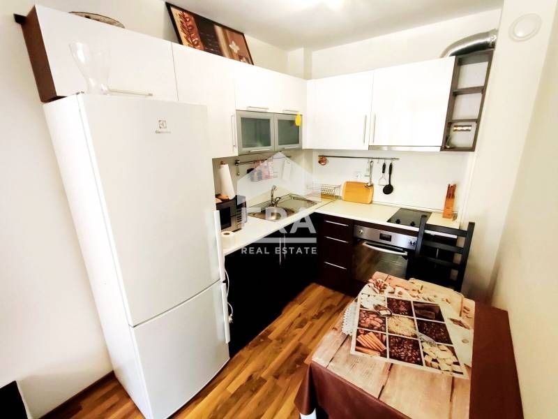 Продава се Двустаен апартамент в Варна, м-т Траката - 70 кв.м за 1358 €/кв.м - Снимка #1