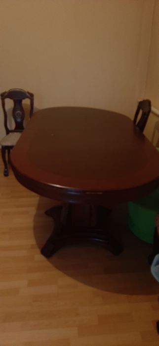 Стол для гостиной