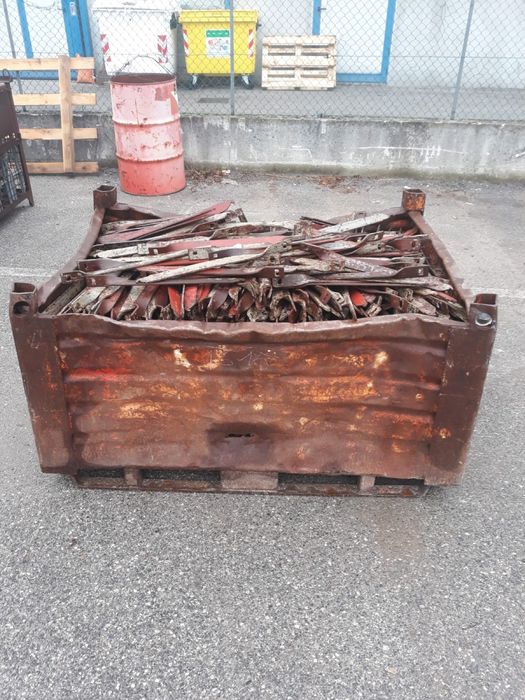 Montanti, spade, bride pentru cofrat