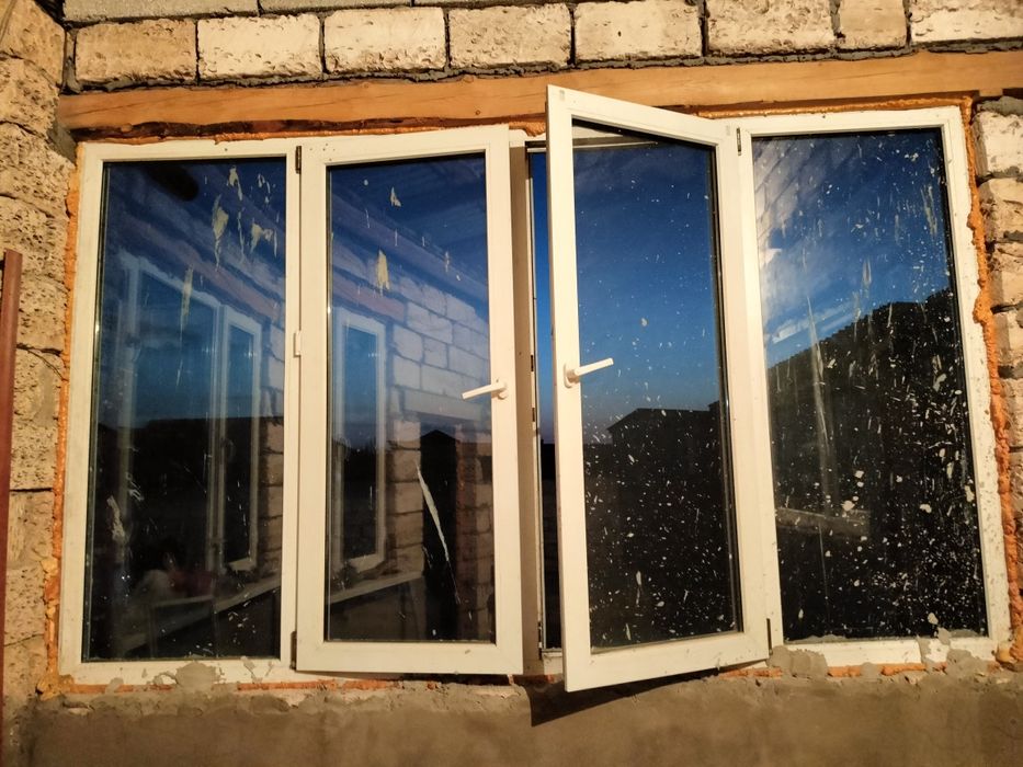 Окно,большой открывается