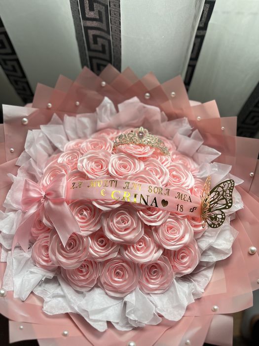 Buchet trandafiri satin parfumati