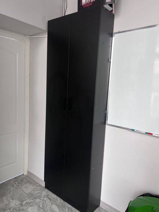 Шкаф черный узкий