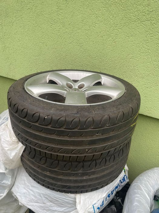 Vând 4 jenți 18inch cu cauciucuri aproape noi