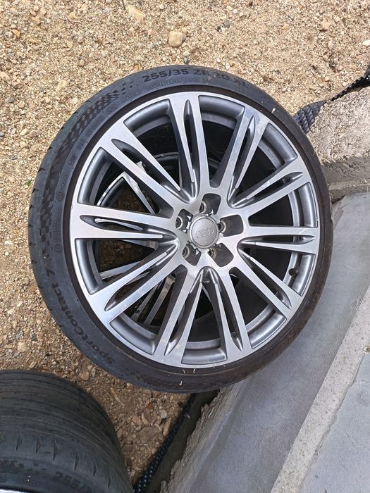Vând 4 jante R 20 pentru Audi
