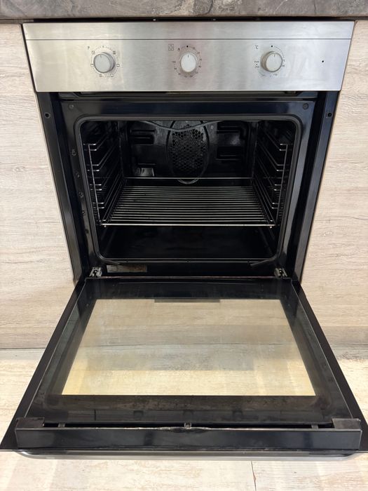 Фурна за вграждане Beko.