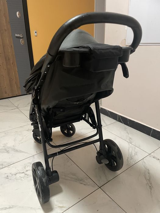 Детская прогулочная коляска