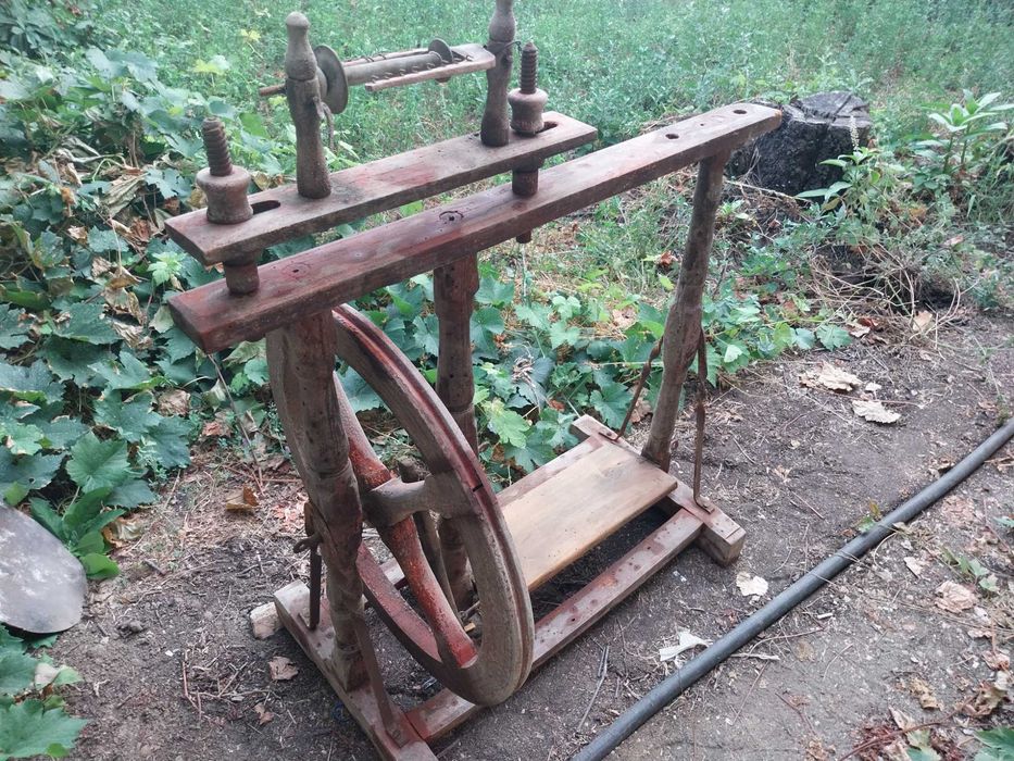 Антика машина точилна много стара