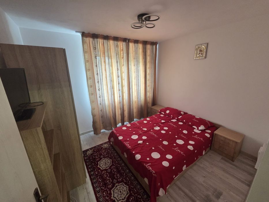 Inchiriez apartament.