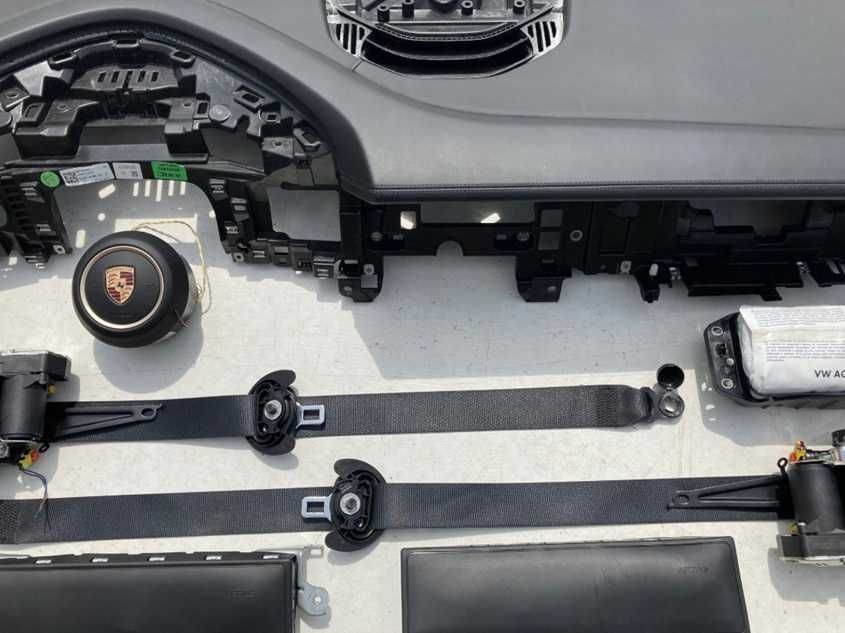 Porsche Taycan - plansa de bord - kit airbag volan pasager genunchi cortina plafon - set centuri de siguranta
