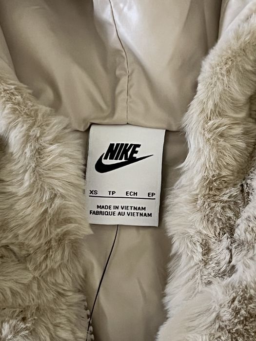 Geacă Nike blană - XS
