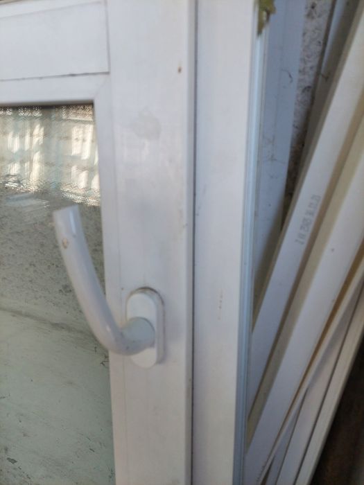 Продам пластиковые двери