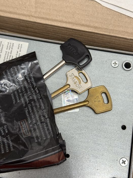 дверной замок Эльбор