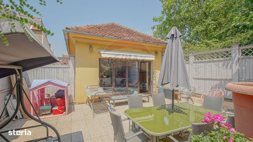 3 camere în Centrul Istoric: 90 mp, curte privată și vedere spre Tampa