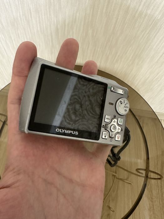 Fotoapparat Olympus sotiladi