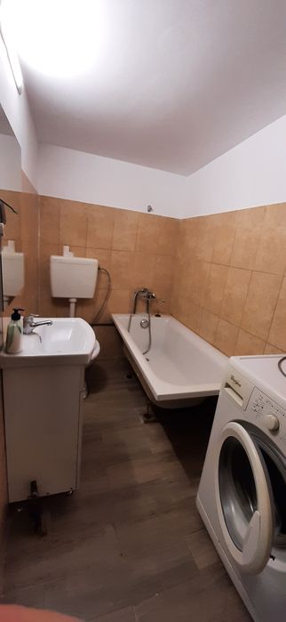 Închiriez chirie la casa