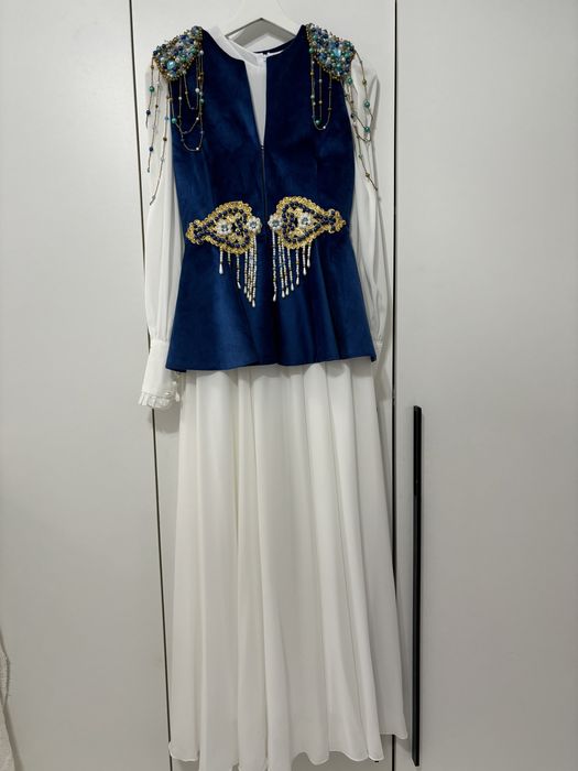 Продам платье и кажекей