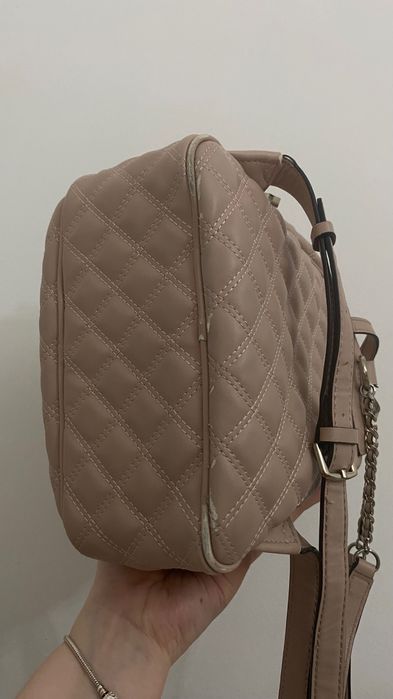 дамска раница Guess