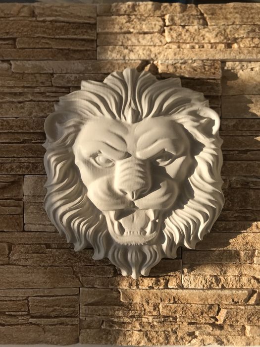 Панно  из гипса Лев