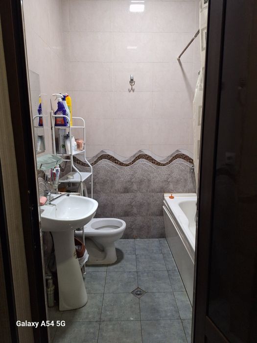 Olmozor oxunboyevda 2 sotu 4 xona + oshxona toza uy srochniy variyant