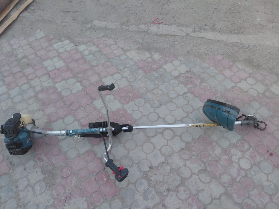 Продам триммер  бу