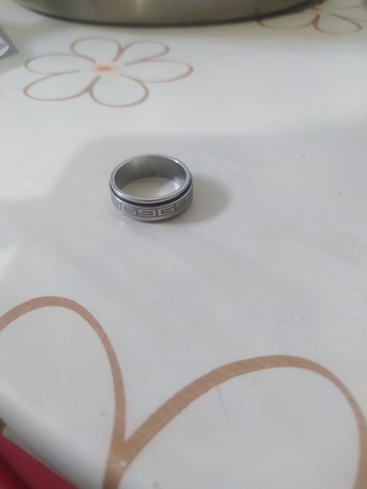 Продам кольцо Версаче серебро, вращающейся