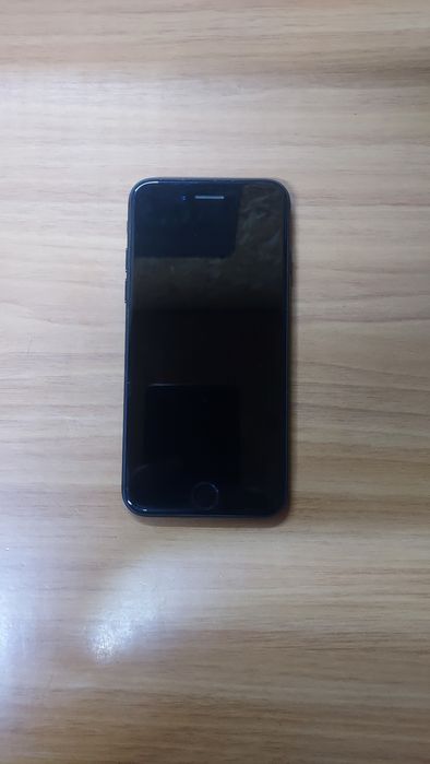 Продам айфон 7 б/у