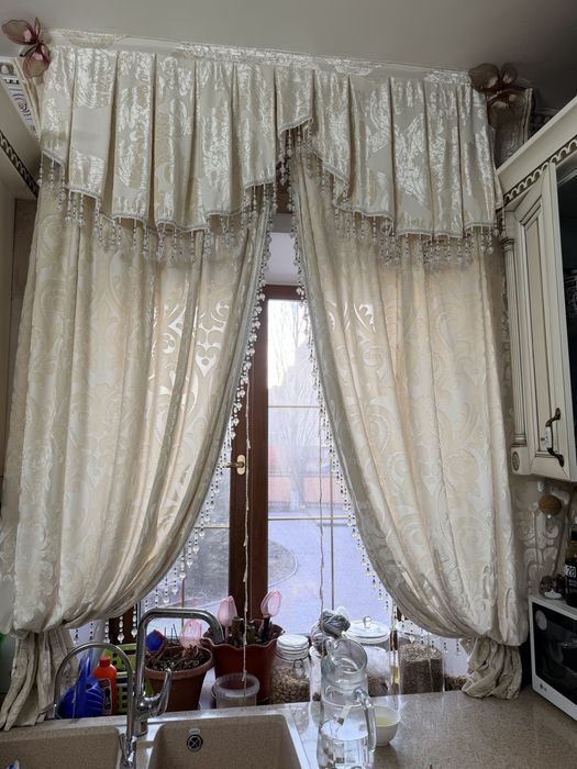 Шторыв комплекте с тюлями