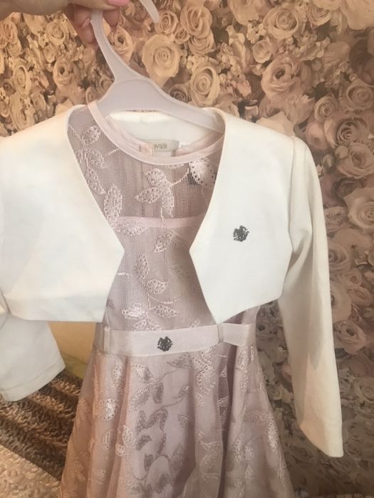 Платье на 5-6 лет