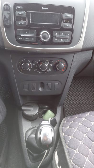 Продается рено логан