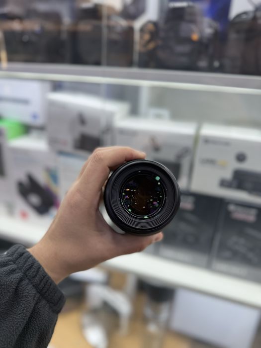 Canon 100 mm f2.8 USM