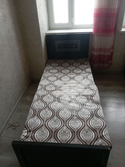Продаю кровати 2 шт, состояние среднее,цена за две кровати.