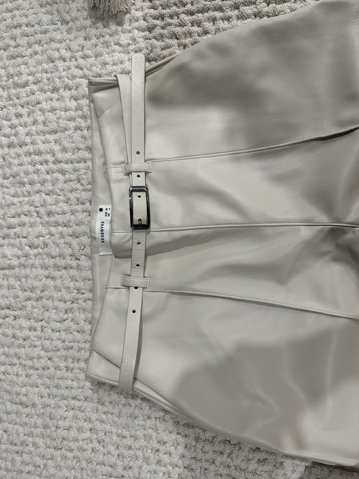 Pantaloni din imitatie de piele