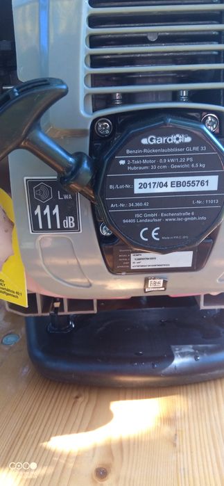 Vând suflător de frunze