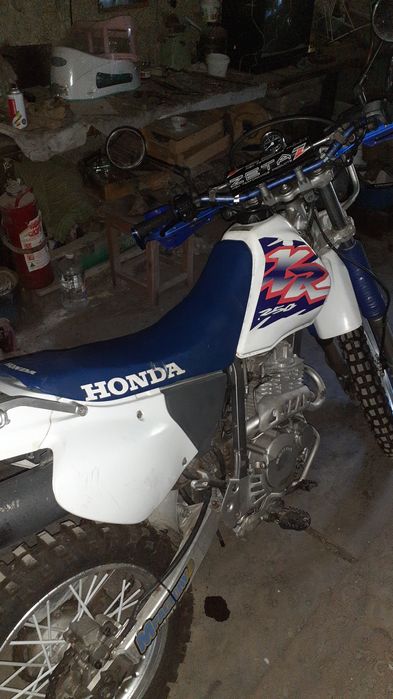 Мотоцикл хонда X R 250