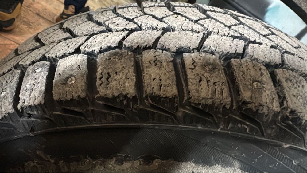 Продам диск от мерса с новой резиной