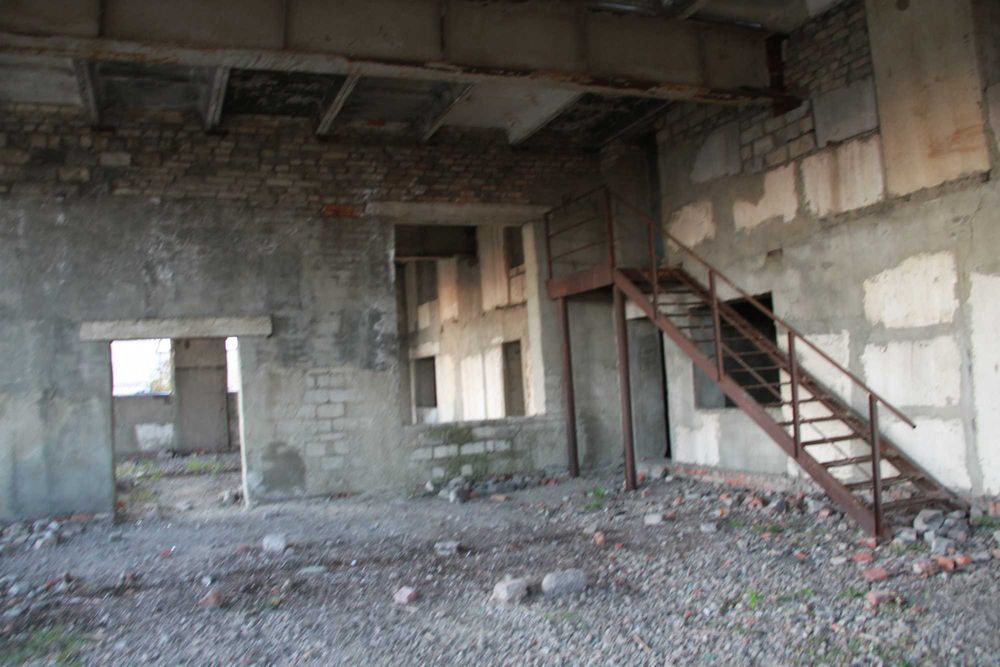 Недостроенное здание СТО