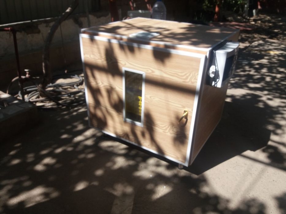 Универсальный инкубатор на 500 куриных яиц