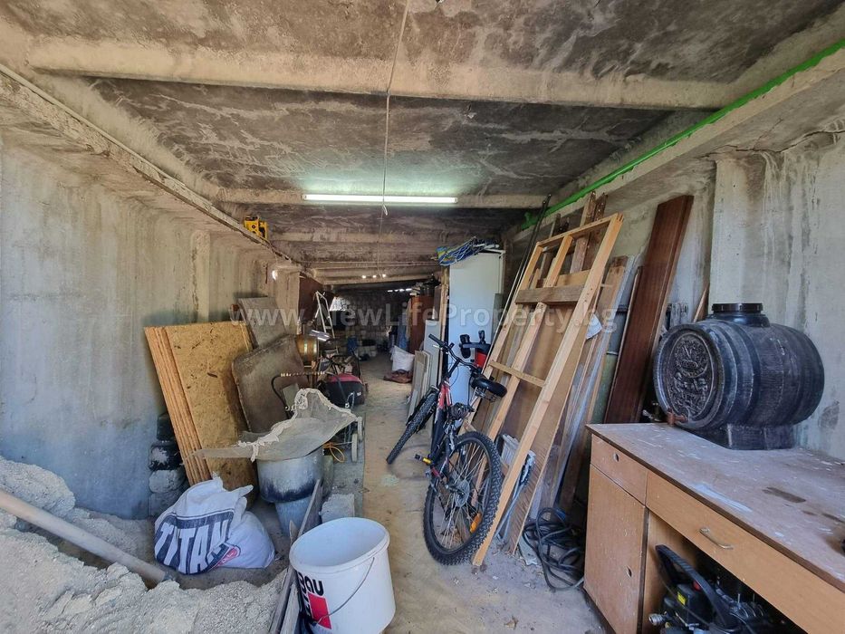 Едноетажна къща с мазе в с. Винарско, обл. Бургас