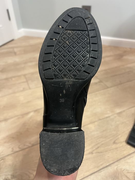 Продам демисезонные сапоги