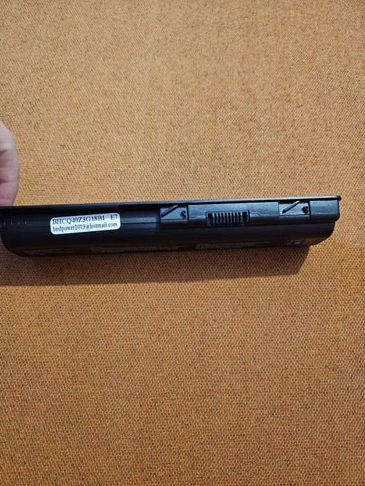 Baterie laptop. (Nu stiu pt ce model)