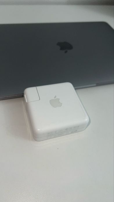 Срочно  Macbook Pro 13 / 512 ГБ