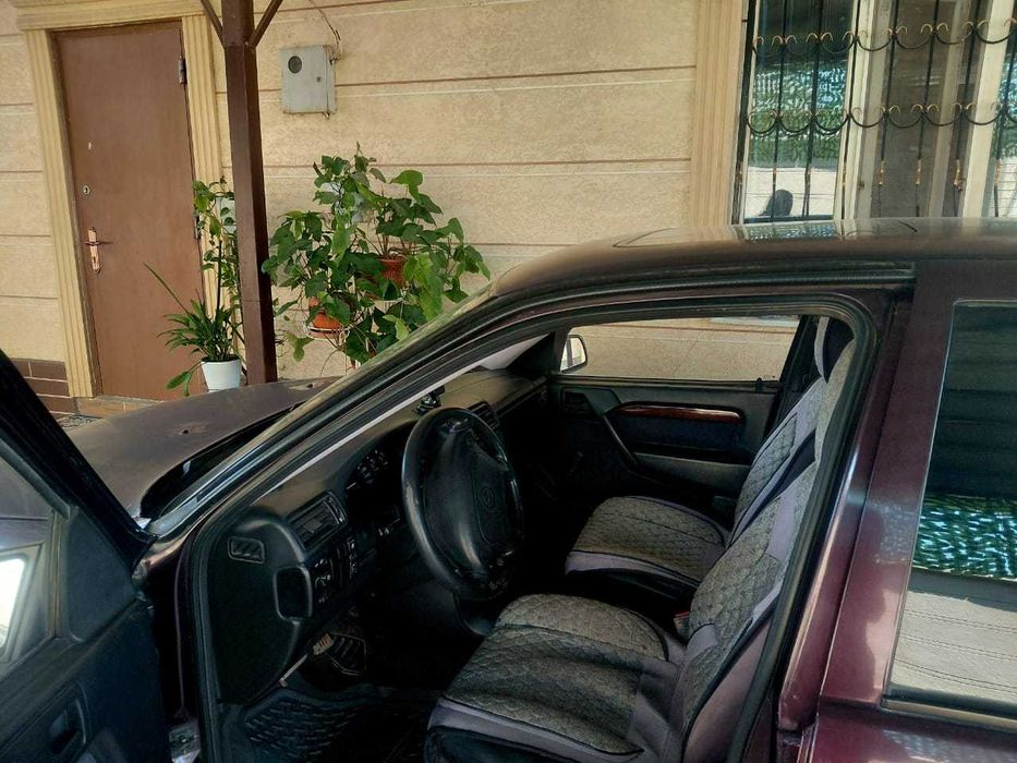 Автомобиль Opel Vectra CDX
