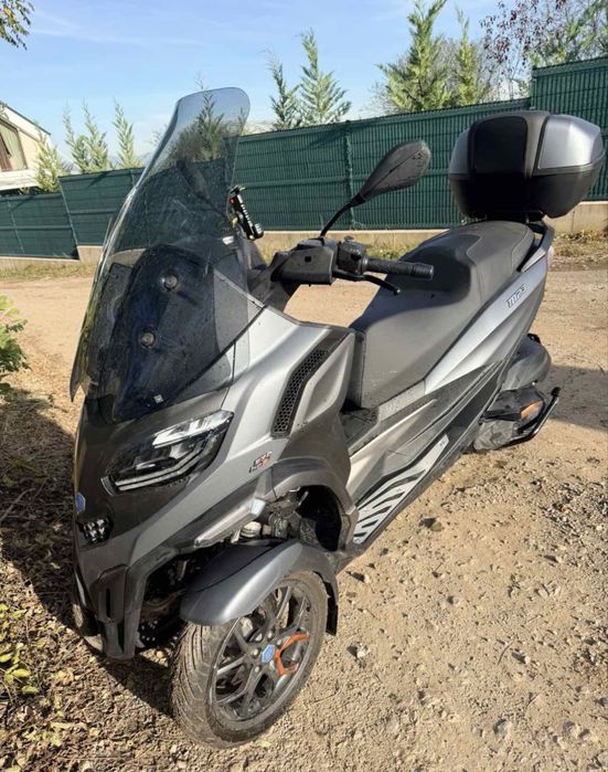 Piaggio MP3 Exclusive 530