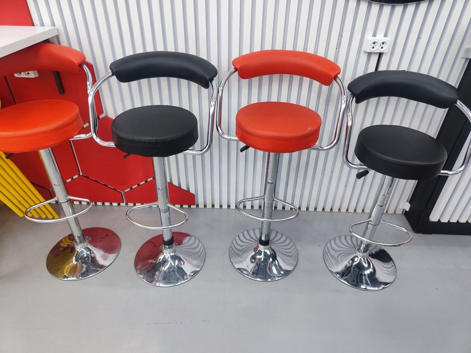 Barniy stullar sotiladi