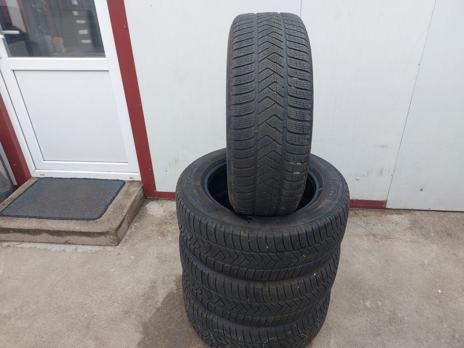 150 lei bucata! Set anvelope M+S/IARNA 235 60 r18 Pirelli