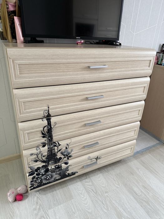 Продам мебель в спальню/детскую