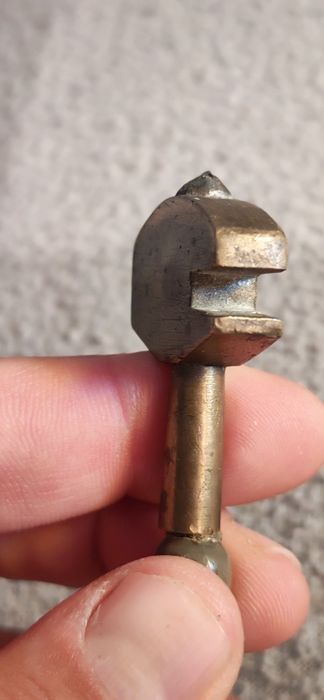Diamant de tăiat geam vechi