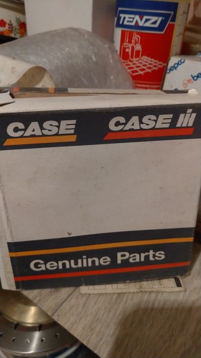 Vând diferite piese tractor