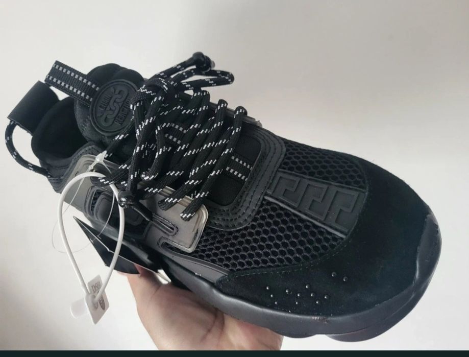 Vând adidasi Versace Chain Reaction